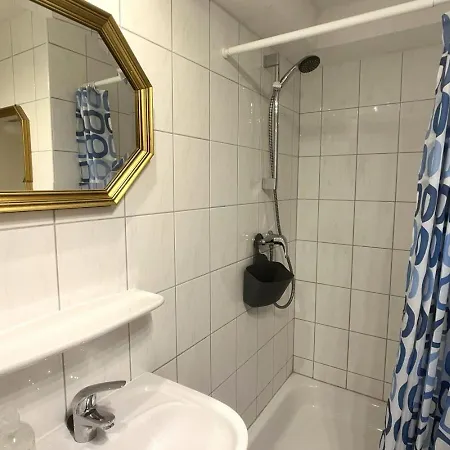 Holiday home De Vuurtoren, Lijsterstraat 12 Tiel