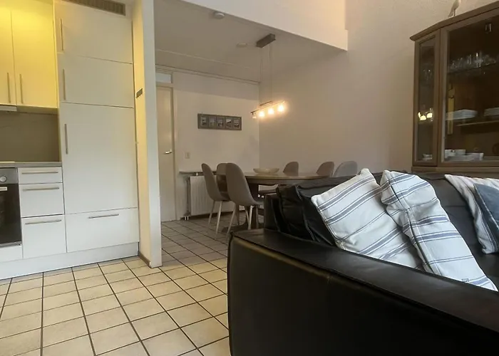 Holiday home De Vuurtoren, Lijsterstraat 12 Tiel