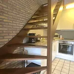 De Vuurtoren, Lijsterstraat 12 *